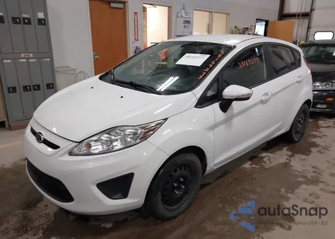 2013 Ford Fiesta Se z USA, uszkodzony, nr VIN 3FADP4EJ8DM193710